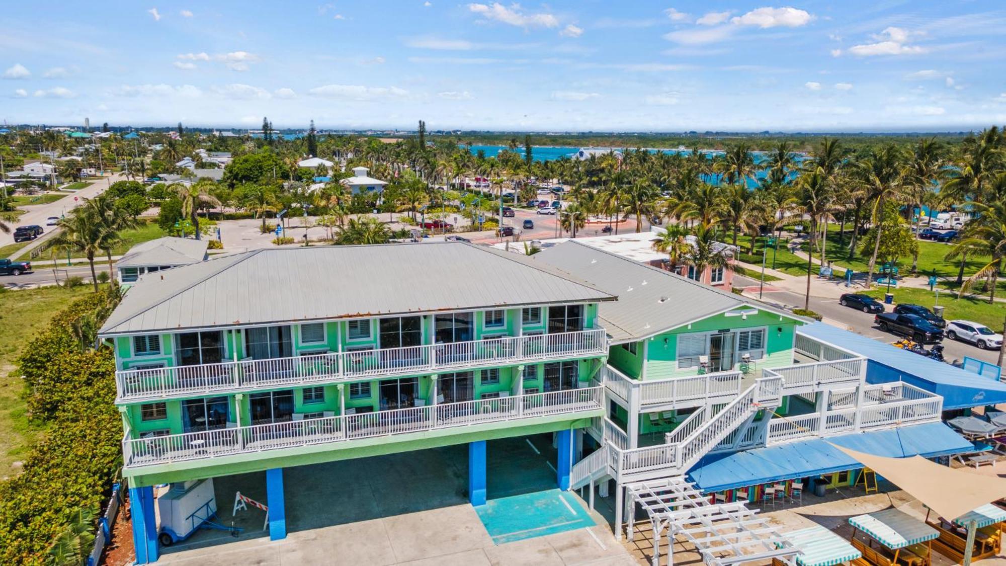 Partial Ocean View Hotel Room- King Bed #1 Форт Пирс Экстерьер фото